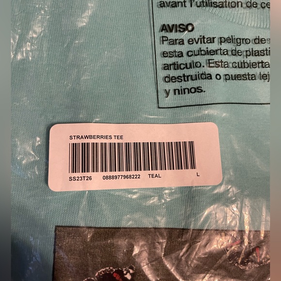 Supreme Strawberries Short Sleeved Tee Size Large - Picture 3 of 3